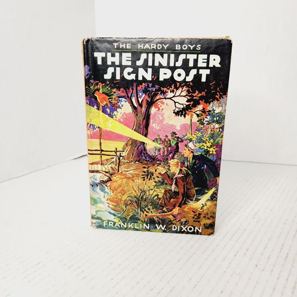 The Hardy Boys "The Sinister Sign Post" # 15 F.W. Dixon Unabridged 215 Pgs 1940s